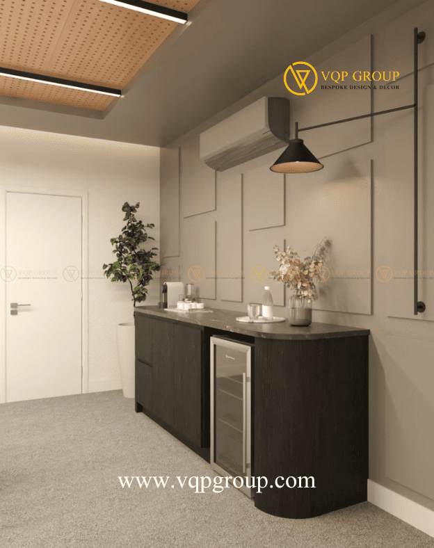 Góc phụ pantry phòng họp kết hợp trần gỗ tiêu âm và nội thất tối màu