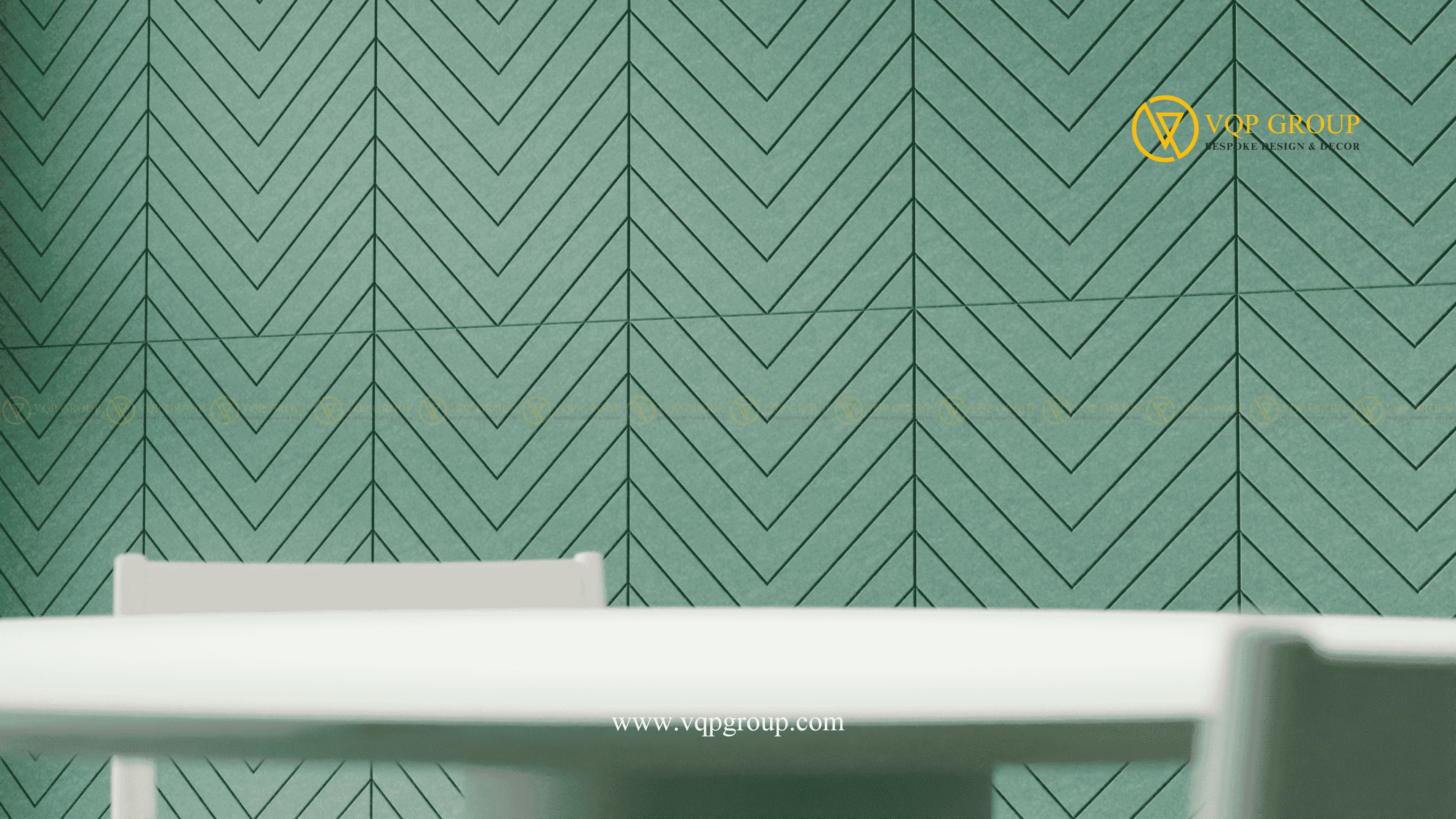Cận cảnh tấm tiêu âm PET Acoustic Chevron S màu xanh họa tiết xương cá