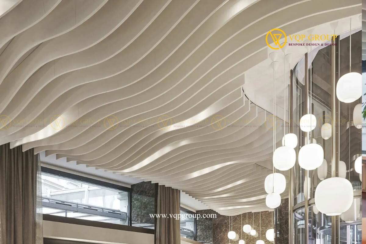 Trần lam PET sóng liên tục VQP-PET-C051 màu trắng với các baffle uốn lượn song song