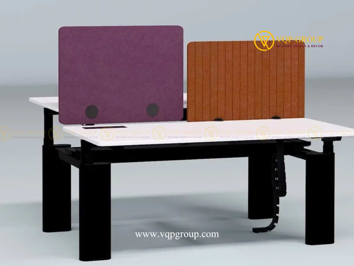 Vách PET che trên và dưới bàn VQP-PET-D006 cho cụm workstation